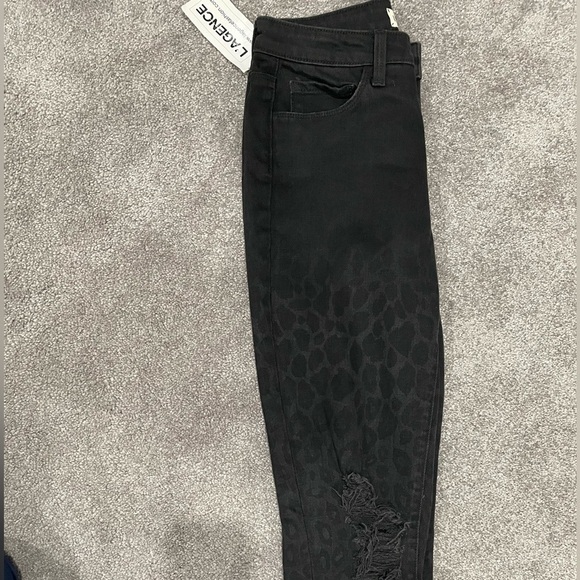 NWT L’Agence distressed skinny jeans. - Picture 4 of 5